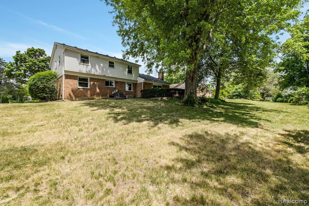 16944 BRADNER Road, Northville, MI 48168 — Photo 38