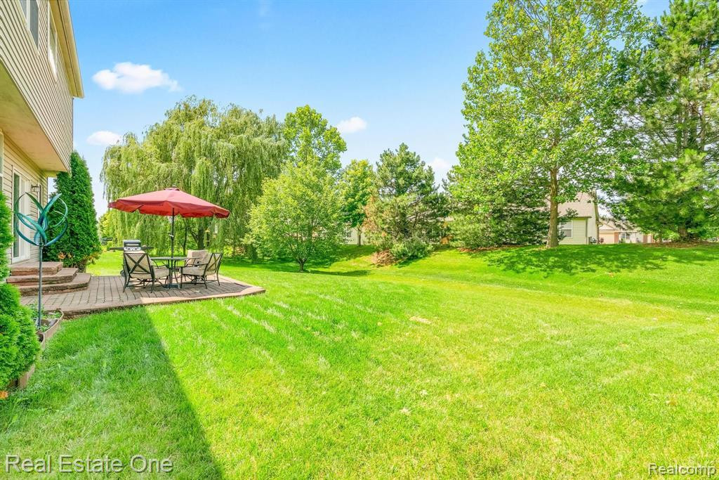 9965 W AVONDALE Circle, Ypsilanti, MI 48198 — Photo 6