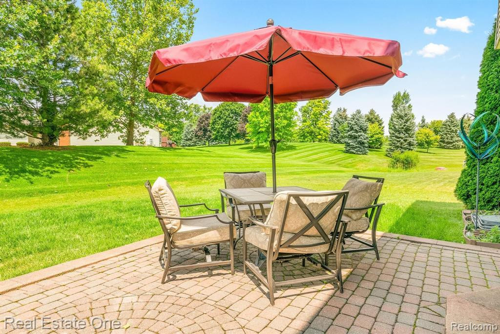 9965 W AVONDALE Circle, Ypsilanti, MI 48198 — Photo 8