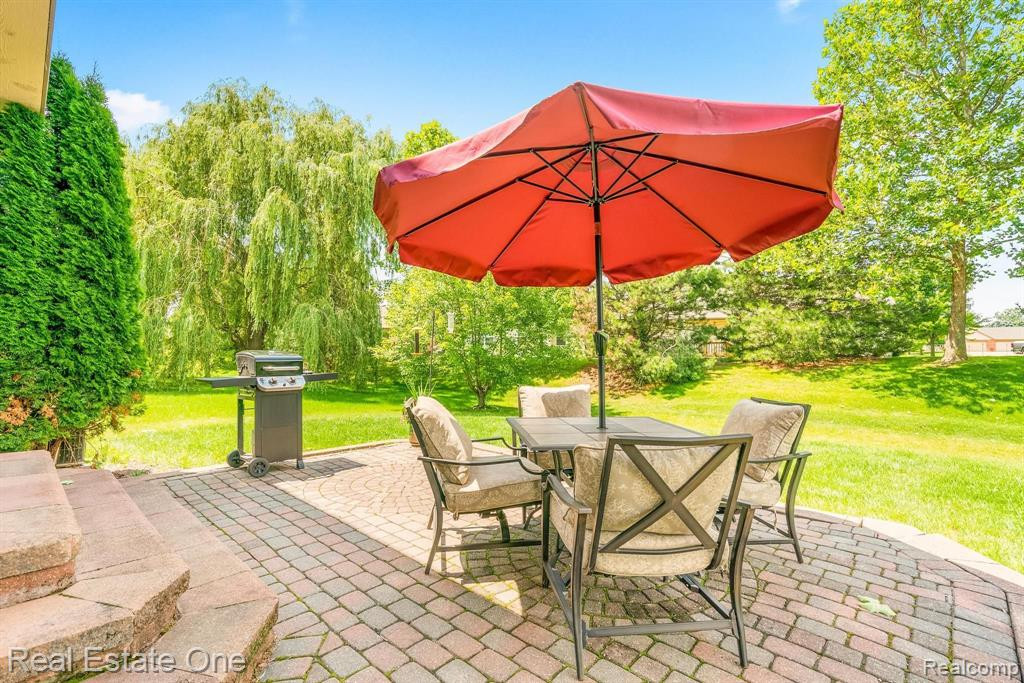 9965 W AVONDALE Circle, Ypsilanti, MI 48198 — Photo 9
