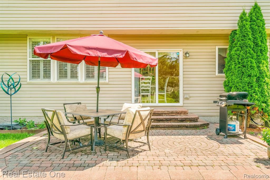 9965 W AVONDALE Circle, Ypsilanti, MI 48198 — Photo 10