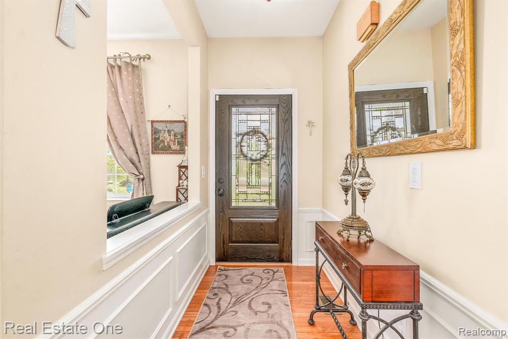9965 W AVONDALE Circle, Ypsilanti, MI 48198 — Photo 16