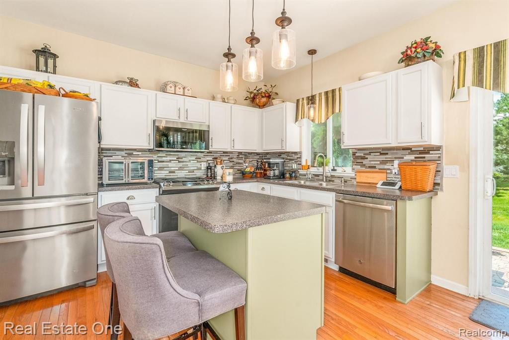 9965 W AVONDALE Circle, Ypsilanti, MI 48198 — Photo 27