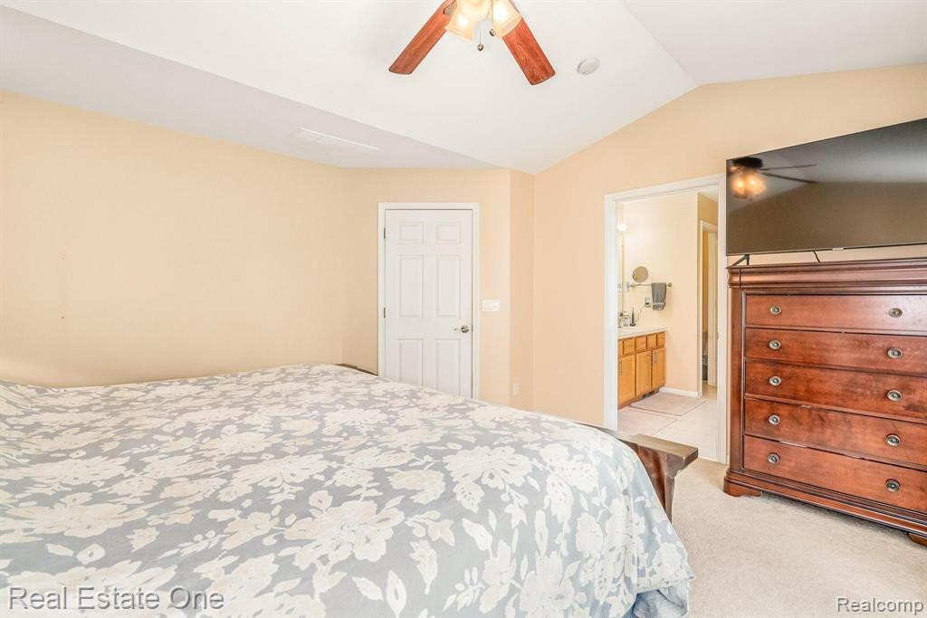 9965 W AVONDALE Circle, Ypsilanti, MI 48198 — Photo 40