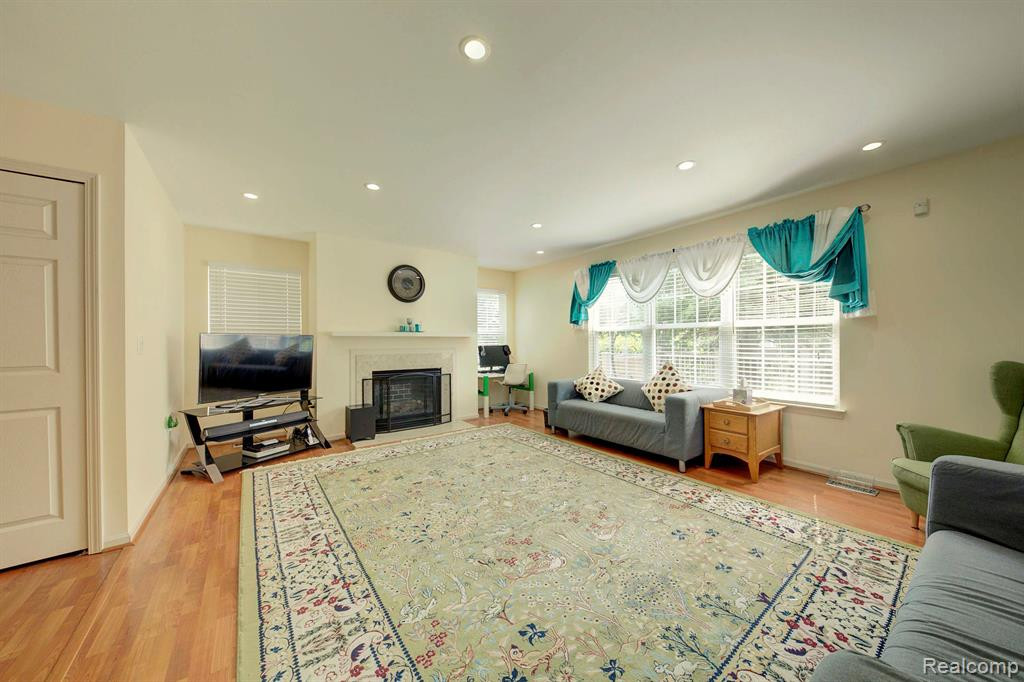 4232 MONARCH Avenue, Canton, MI 48188 — Photo 9