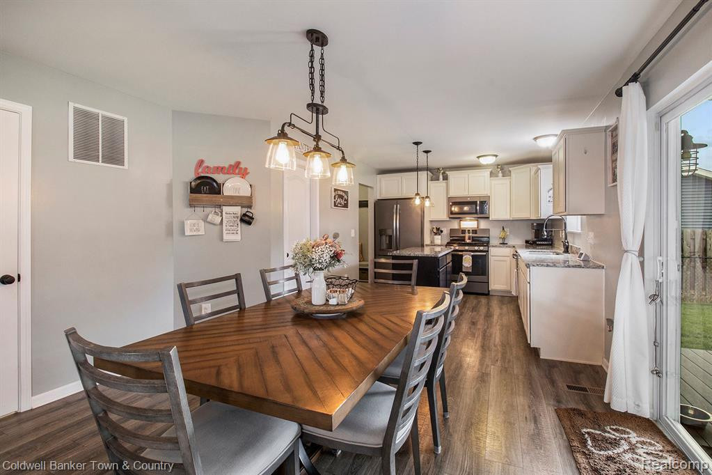 3610 AMBER OAKS Drive, Howell, MI 48855 — Photo 19