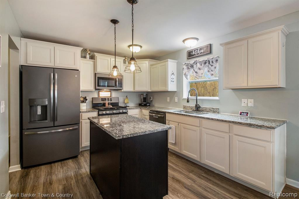 3610 AMBER OAKS Drive, Howell, MI 48855 — Photo 21
