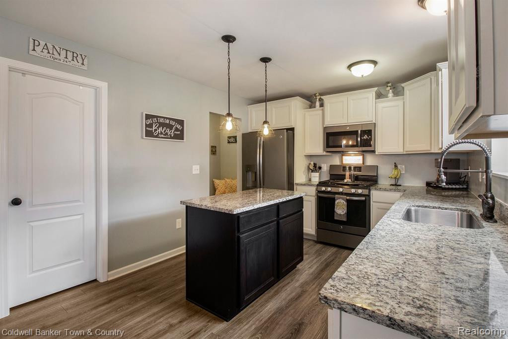 3610 AMBER OAKS Drive, Howell, MI 48855 — Photo 22
