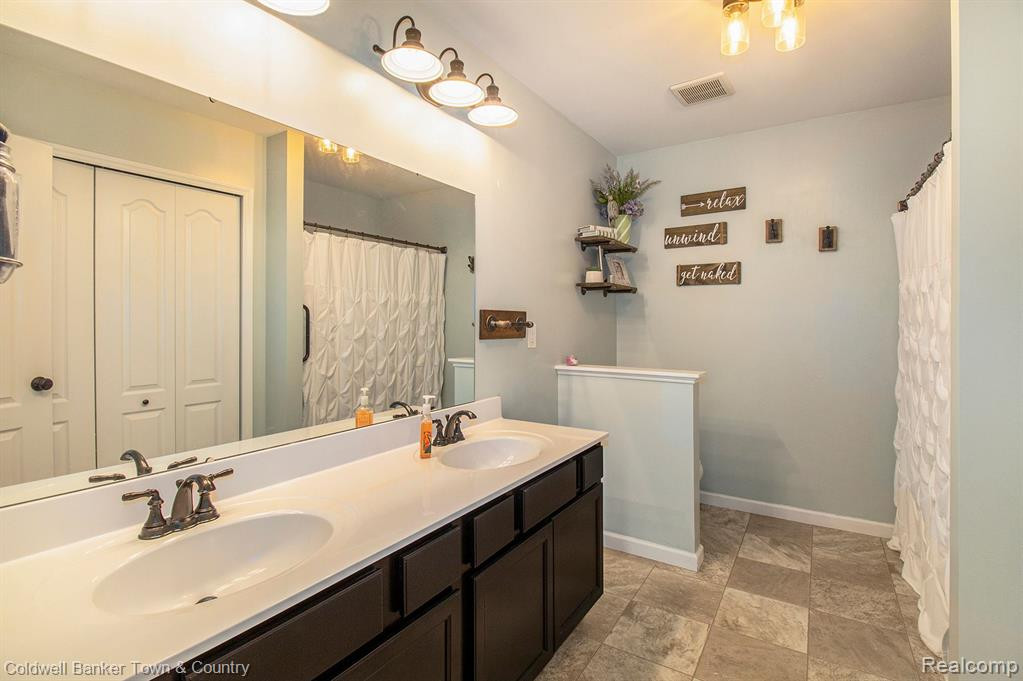 3610 AMBER OAKS Drive, Howell, MI 48855 — Photo 41