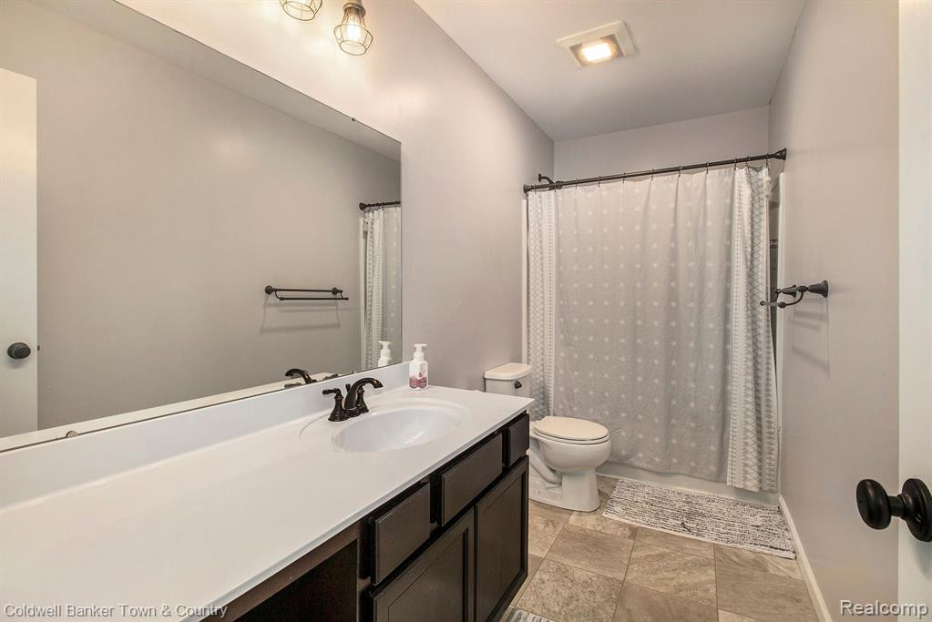 3610 AMBER OAKS Drive, Howell, MI 48855 — Photo 46