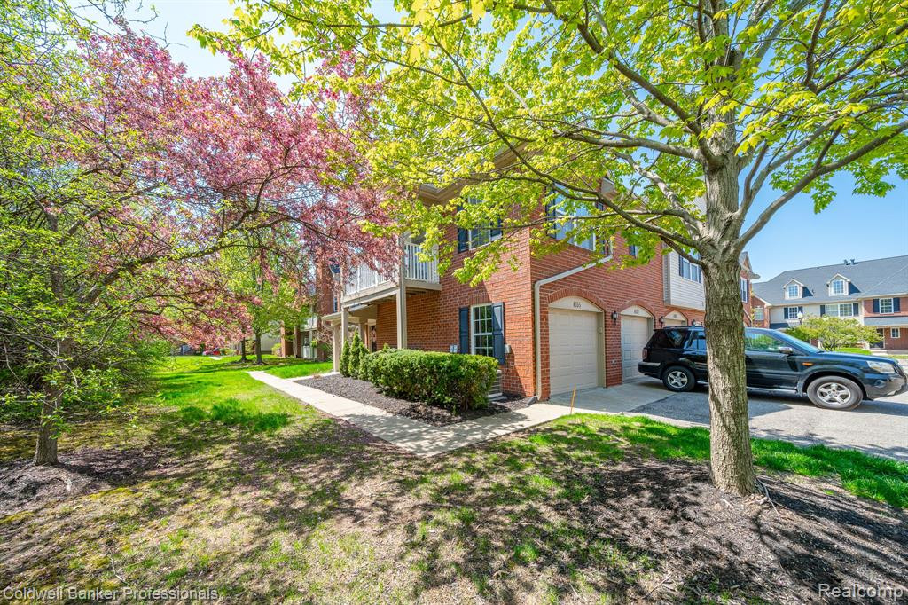 4155 BERKELEY Avenue, Canton, MI 48188 — Photo 2