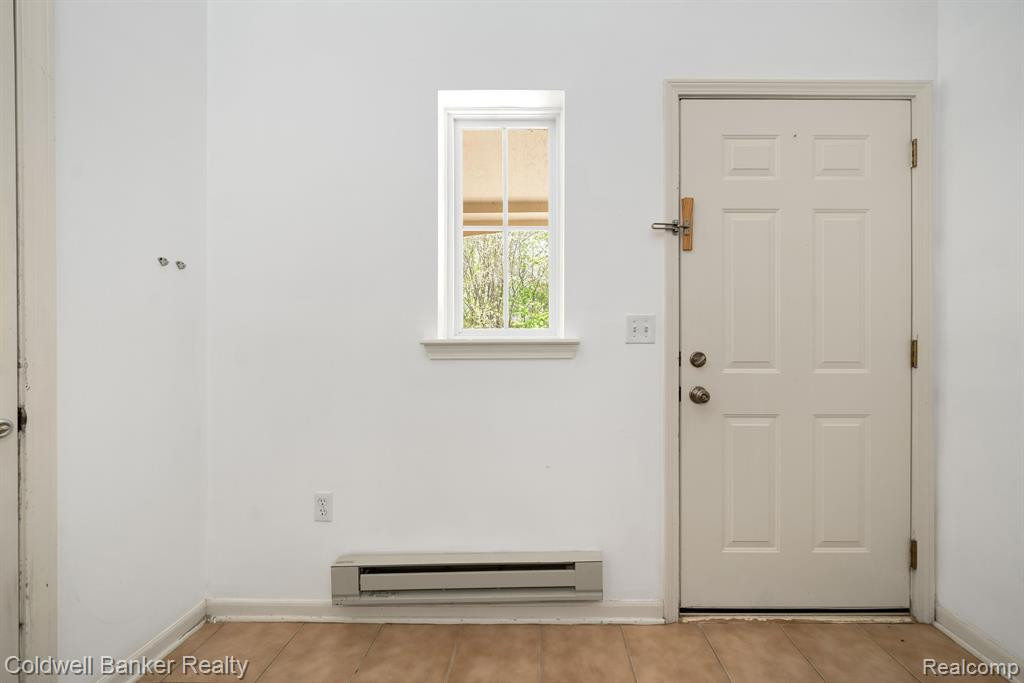 4155 BERKELEY Avenue, Canton, MI 48188 — Photo 11