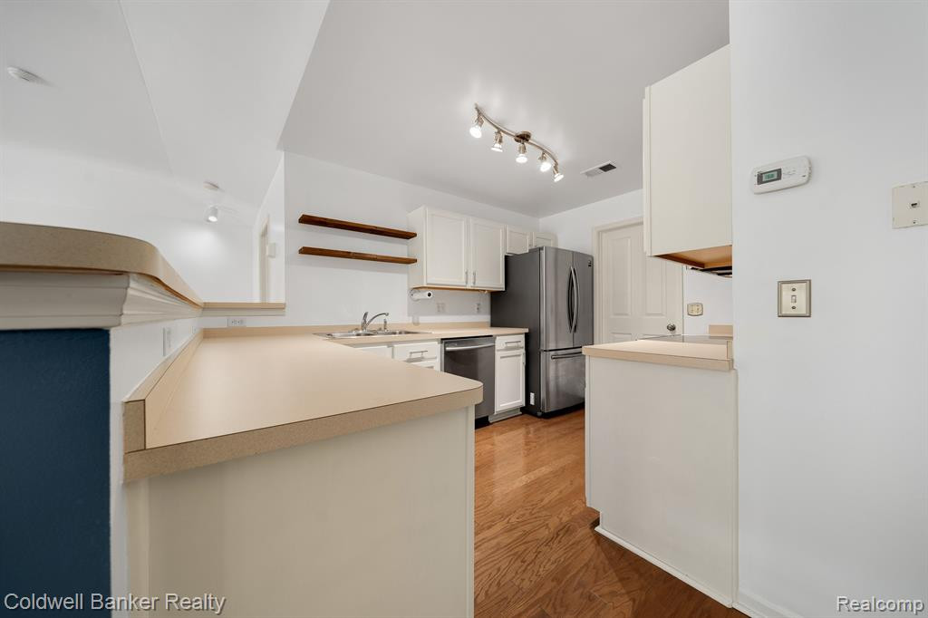 4155 BERKELEY Avenue, Canton, MI 48188 — Photo 18