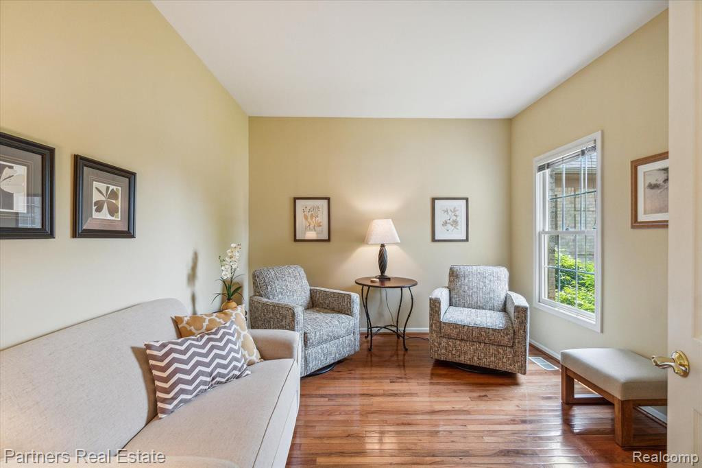 7570 WOODWIND Court, Brighton, MI 48116 — Photo 8