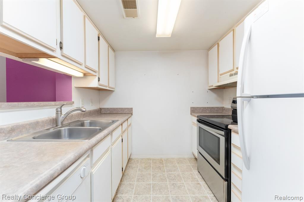 2141 STONE SCHOOL Circle, Ann Arbor, MI 48108 — Photo 2