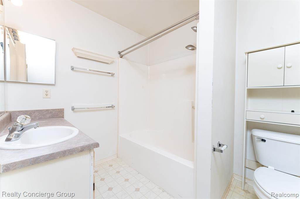 2141 STONE SCHOOL Circle, Ann Arbor, MI 48108 — Photo 12