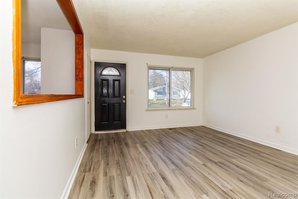 18644 KINLOCH Street, Redford, MI 48240 — Photo 2