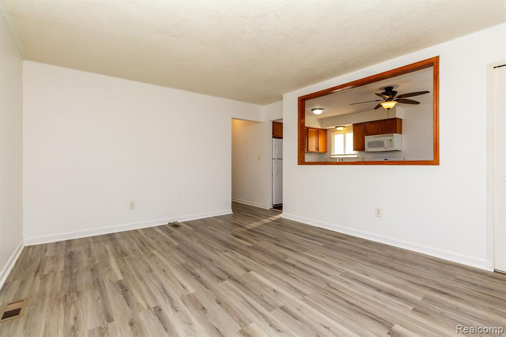 18644 KINLOCH Street, Redford, MI 48240 — Photo 3