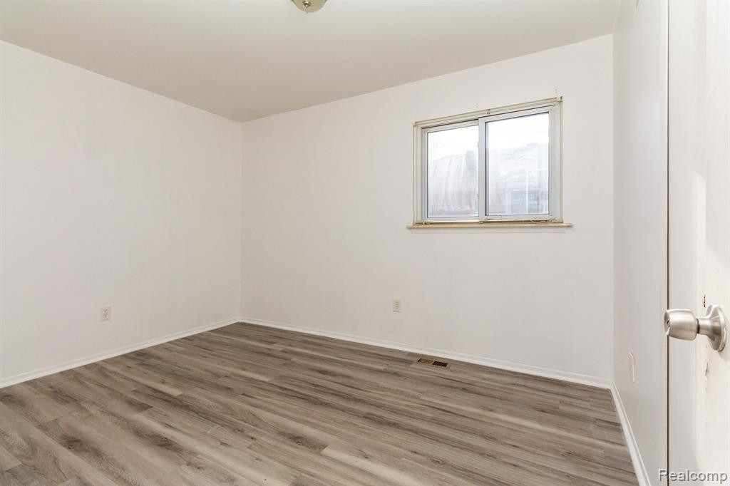 18644 KINLOCH Street, Redford, MI 48240 — Photo 5