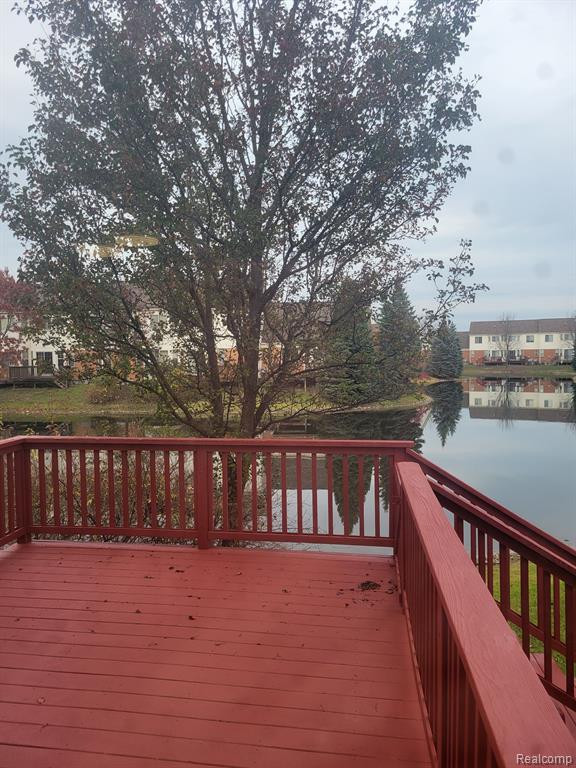 8956 E HARDWOOD Drive N, Belleville, MI 48111 — Photo 2