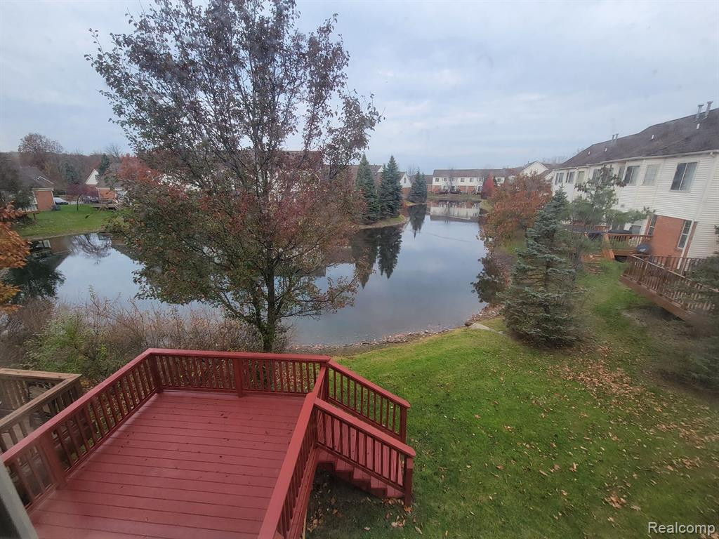 8956 E HARDWOOD Drive N, Belleville, MI 48111 — Photo 3
