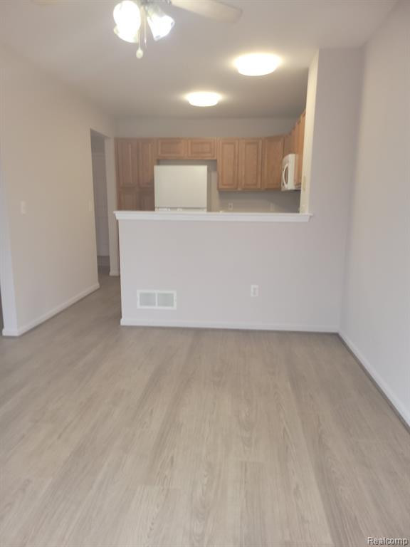 8956 E HARDWOOD Drive N, Belleville, MI 48111 — Photo 10