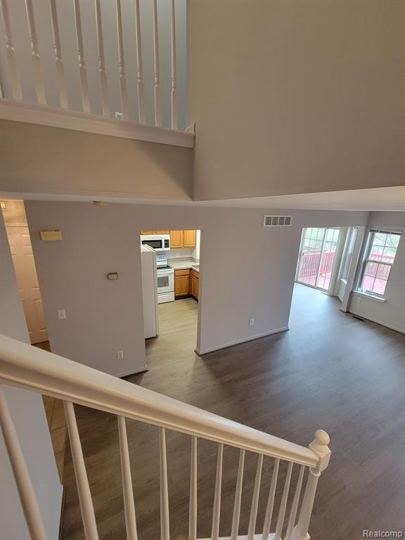 8956 E HARDWOOD Drive N, Belleville, MI 48111 — Photo 12