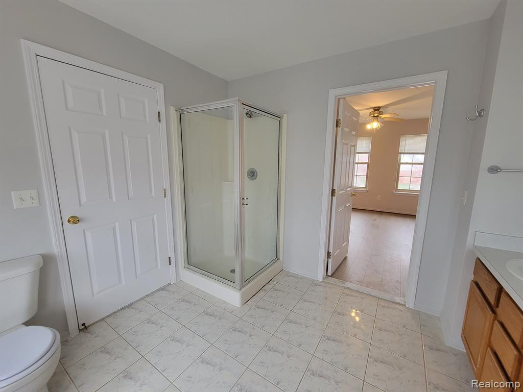 8956 E HARDWOOD Drive N, Belleville, MI 48111 — Photo 18