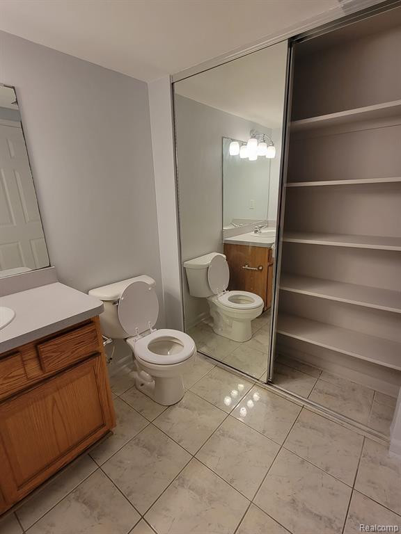 8956 E HARDWOOD Drive N, Belleville, MI 48111 — Photo 26