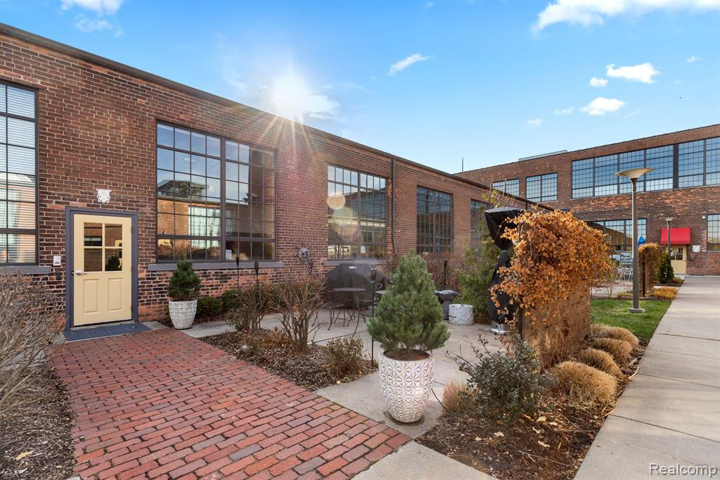 3434 RUSSELL Street, 16-302, Detroit, MI 48207 — Photo 2