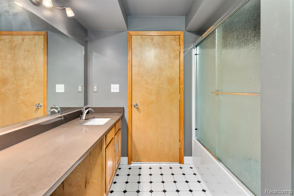 3434 RUSSELL Street, 16-302, Detroit, MI 48207 — Photo 14