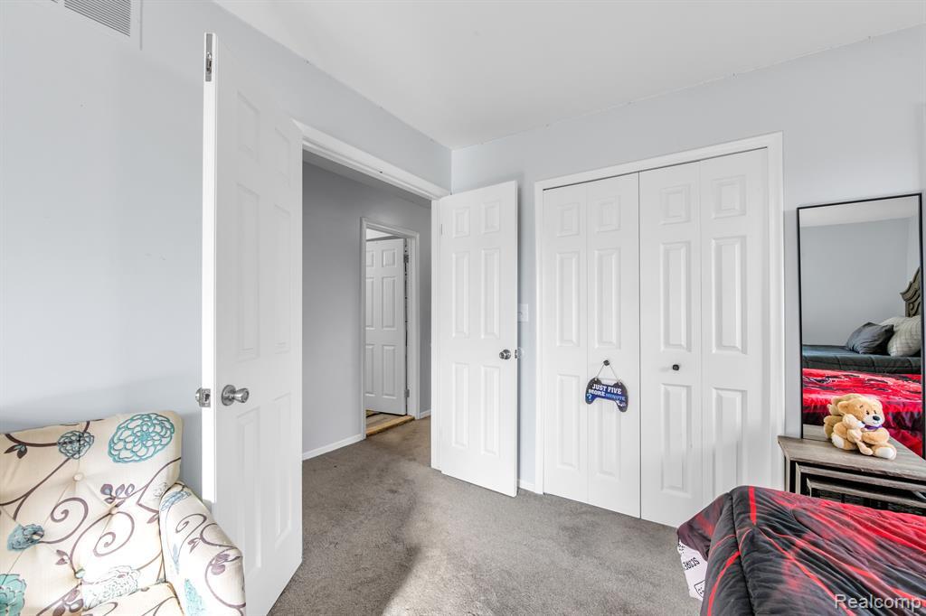 41725 BEDFORD Drive, Canton, MI 48187 — Photo 18