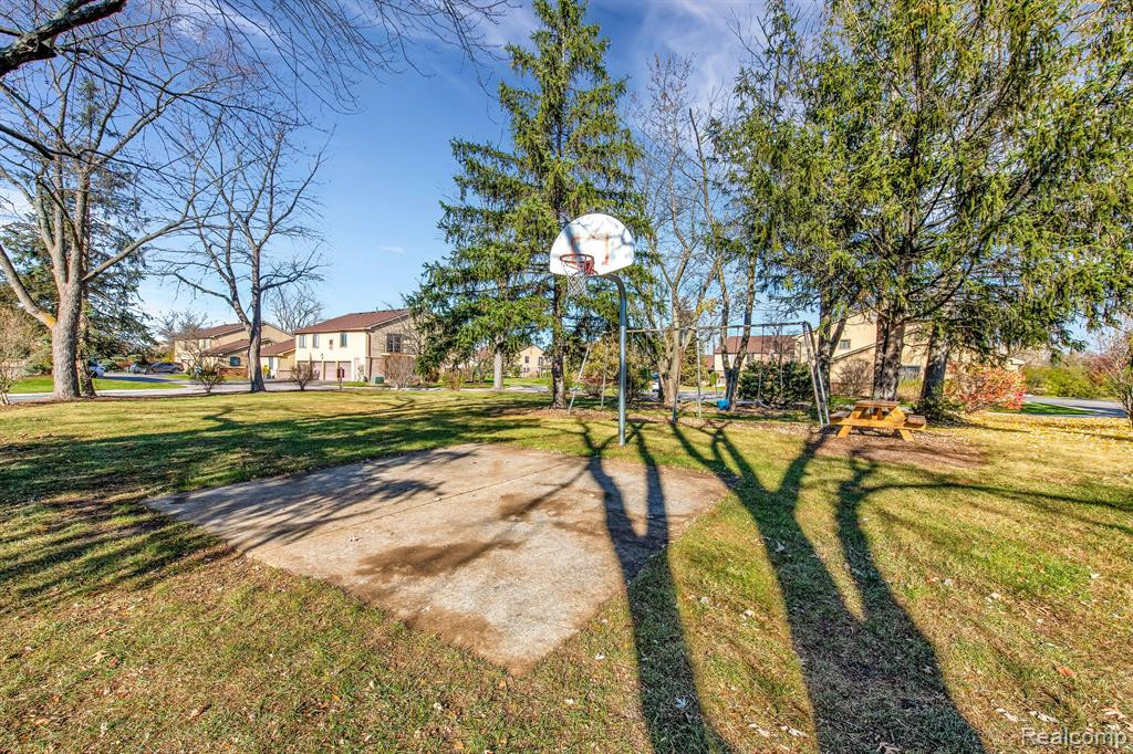 41725 BEDFORD Drive, Canton, MI 48187 — Photo 28