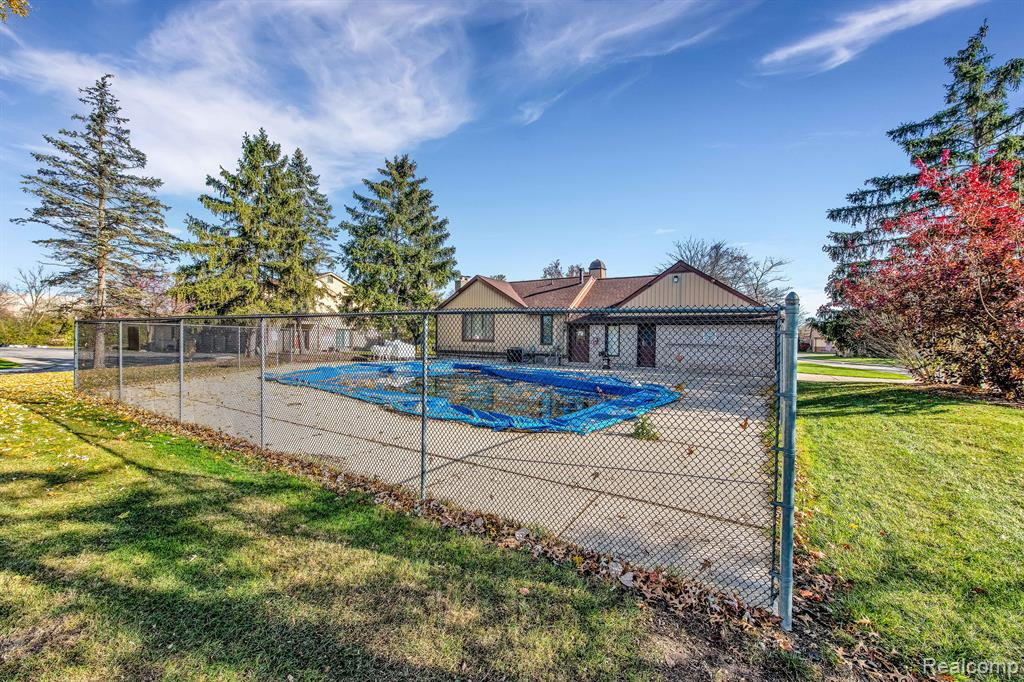 41725 BEDFORD Drive, Canton, MI 48187 — Photo 29