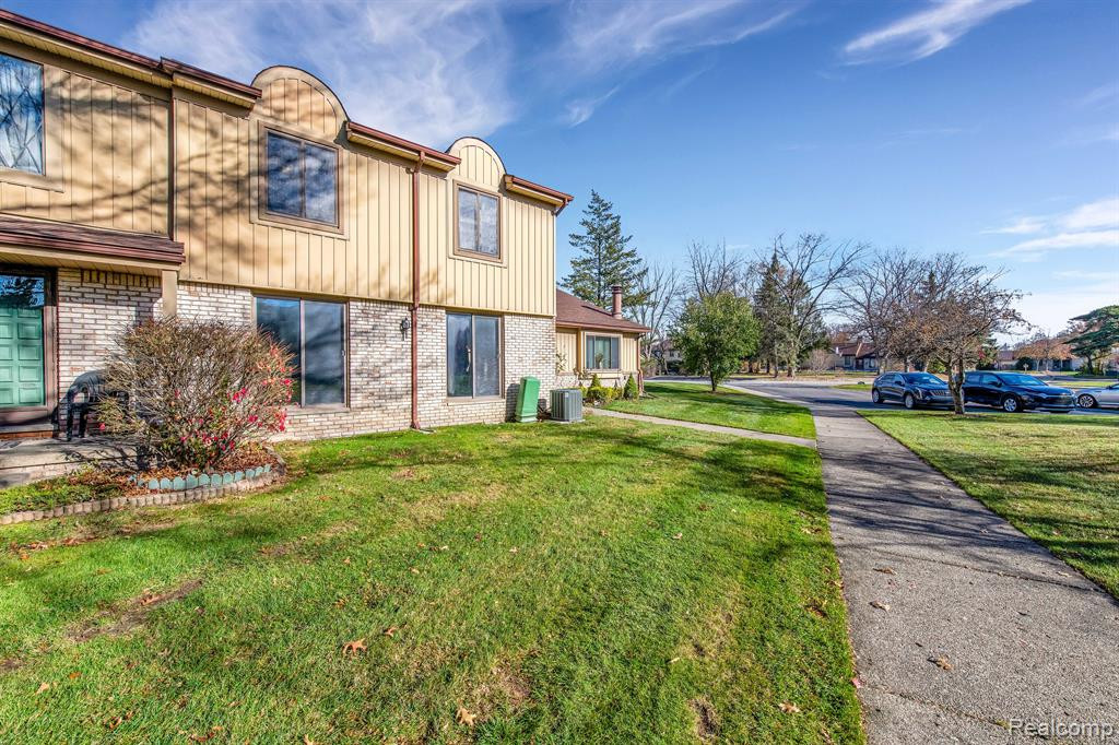 41725 BEDFORD Drive, Canton, MI 48187 — Photo 3