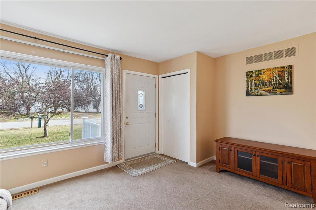 571 BAGLEY Avenue, Ypsilanti, MI 48198 — Photo 5