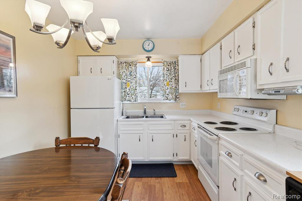 571 BAGLEY Avenue, Ypsilanti, MI 48198 — Photo 12