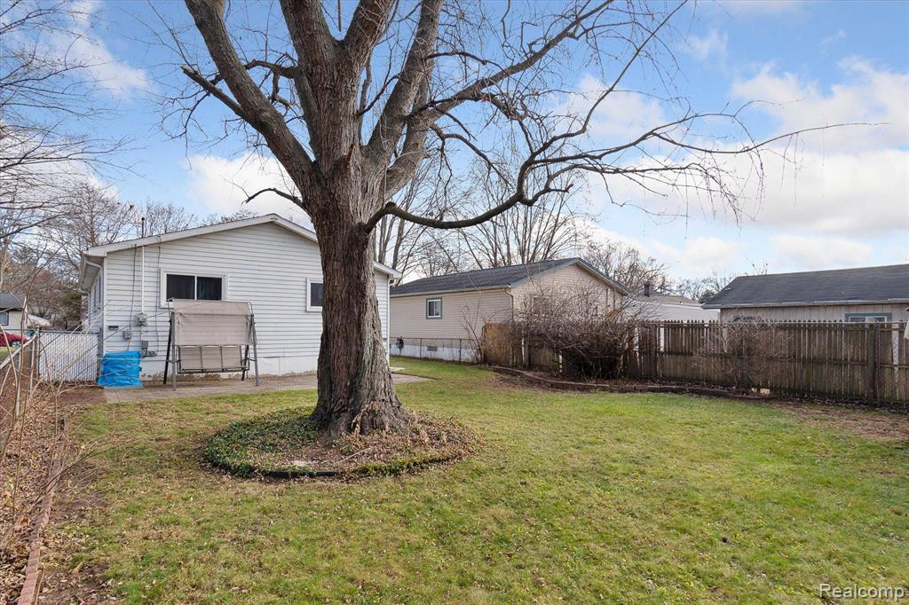 571 BAGLEY Avenue, Ypsilanti, MI 48198 — Photo 33