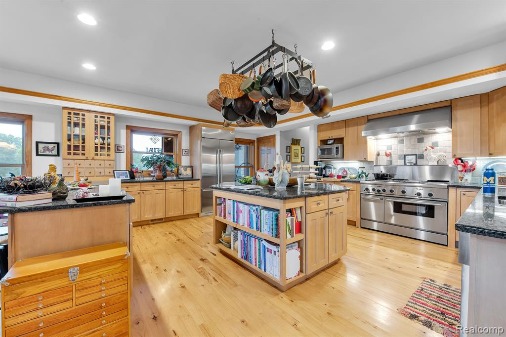 1407 W JOY Road, Ann Arbor, MI 48105 — Photo 18