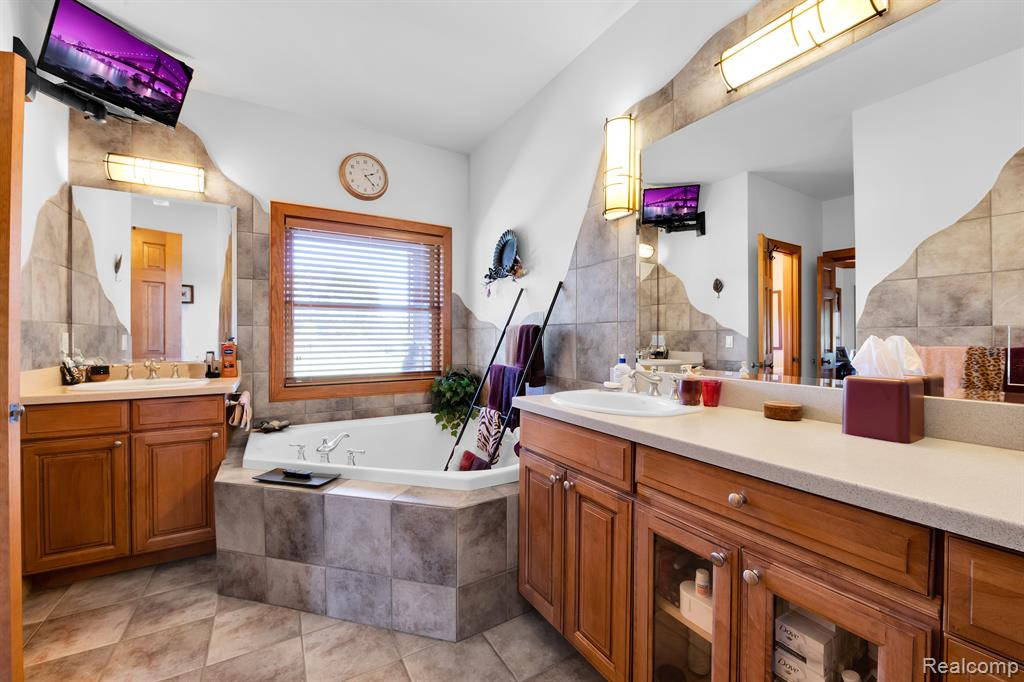 1407 W JOY Road, Ann Arbor, MI 48105 — Photo 34