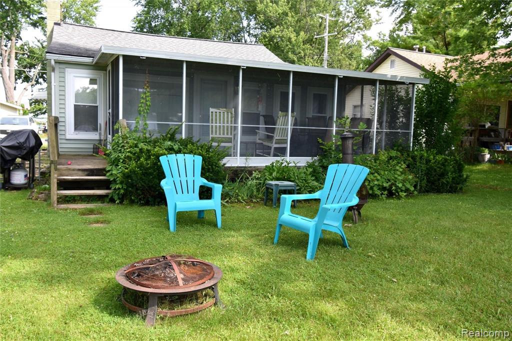 11853 PATTERSON LAKE Drive, Pinckney, MI 48169 — Photo 2