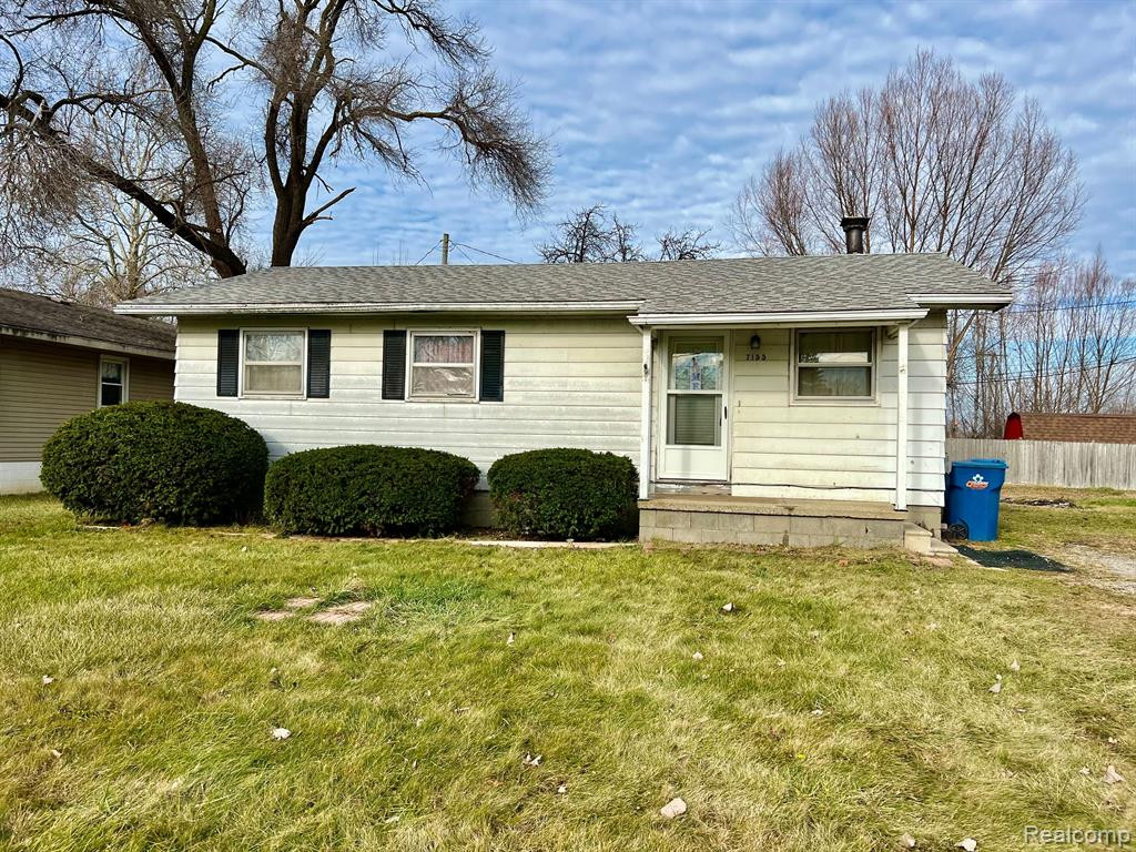 7155 LAKEVIEW Boulevard, Newport, MI 48166 — front exterior