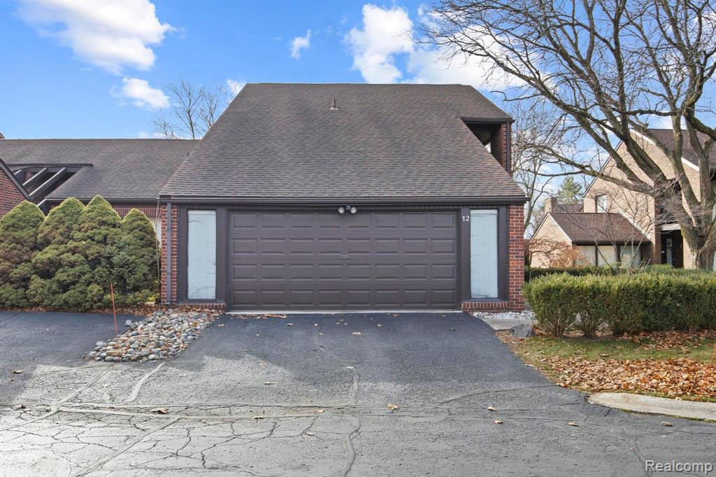 12 BLAIR Lane, Dearborn, MI 48120 — Photo 2