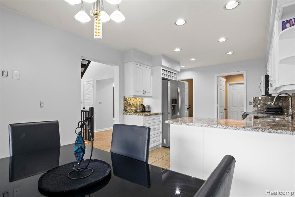 12 BLAIR Lane, Dearborn, MI 48120 — Photo 12