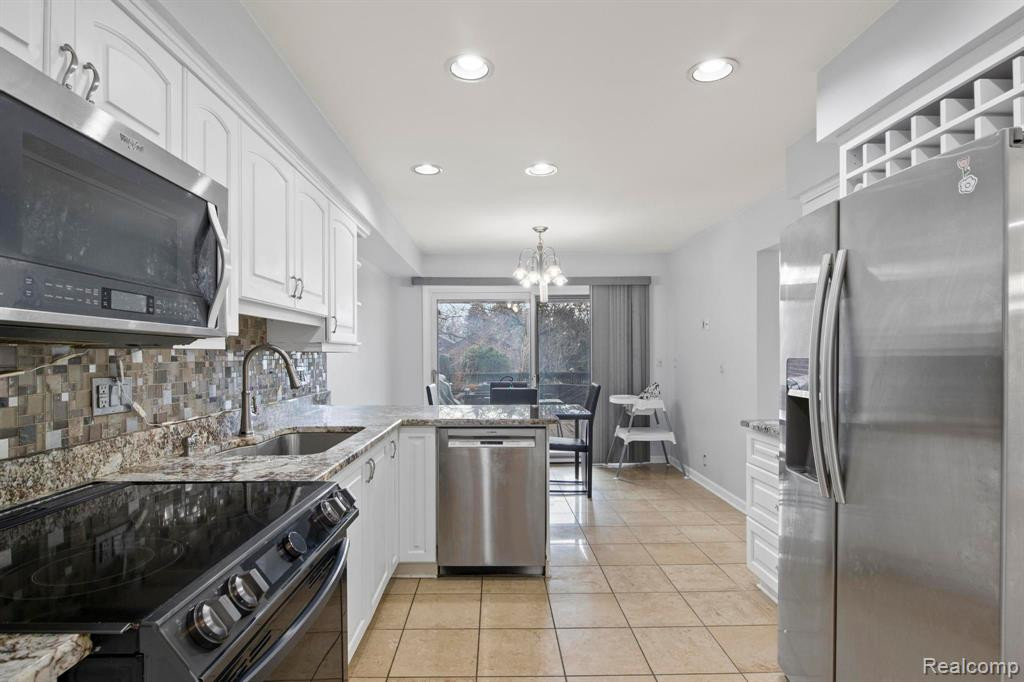12 BLAIR Lane, Dearborn, MI 48120 — Photo 13