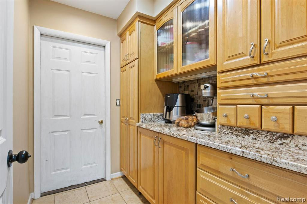 12 BLAIR Lane, Dearborn, MI 48120 — Photo 15