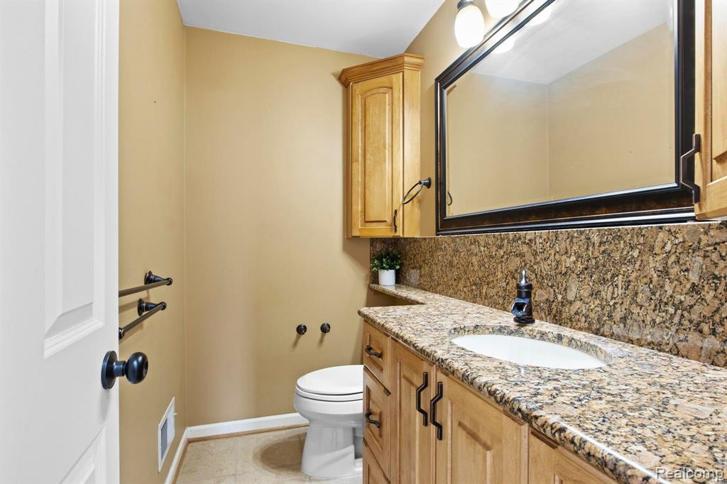 12 BLAIR Lane, Dearborn, MI 48120 — Photo 16