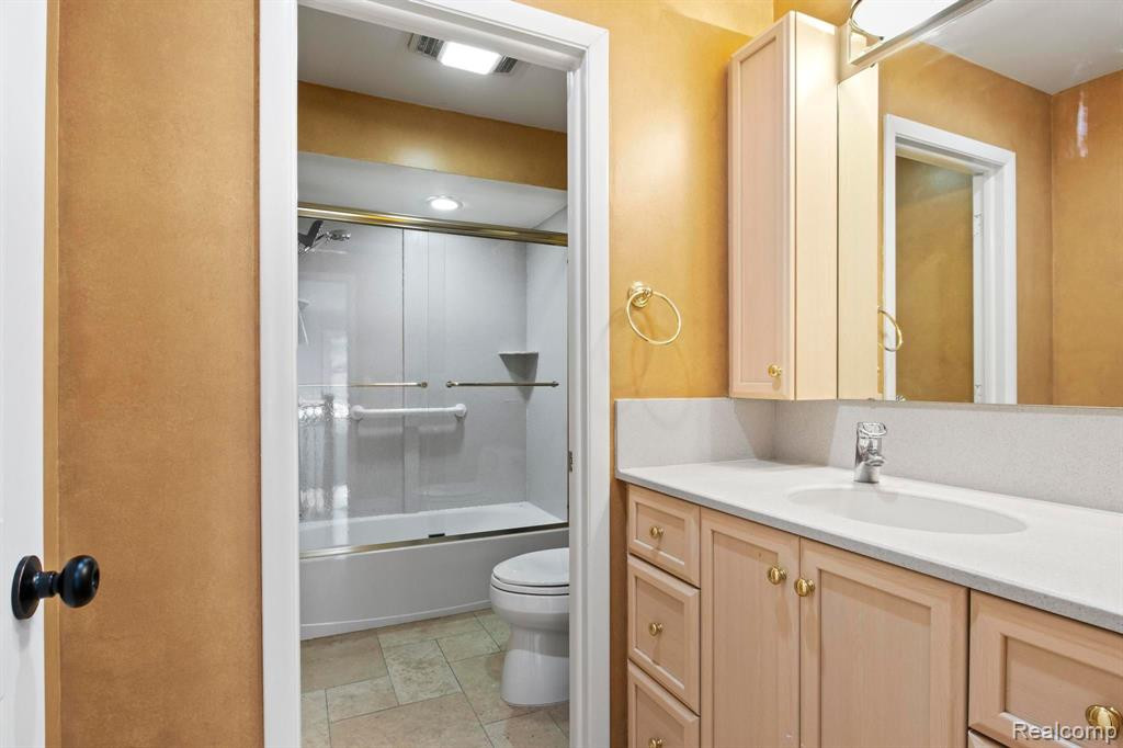 12 BLAIR Lane, Dearborn, MI 48120 — Photo 18