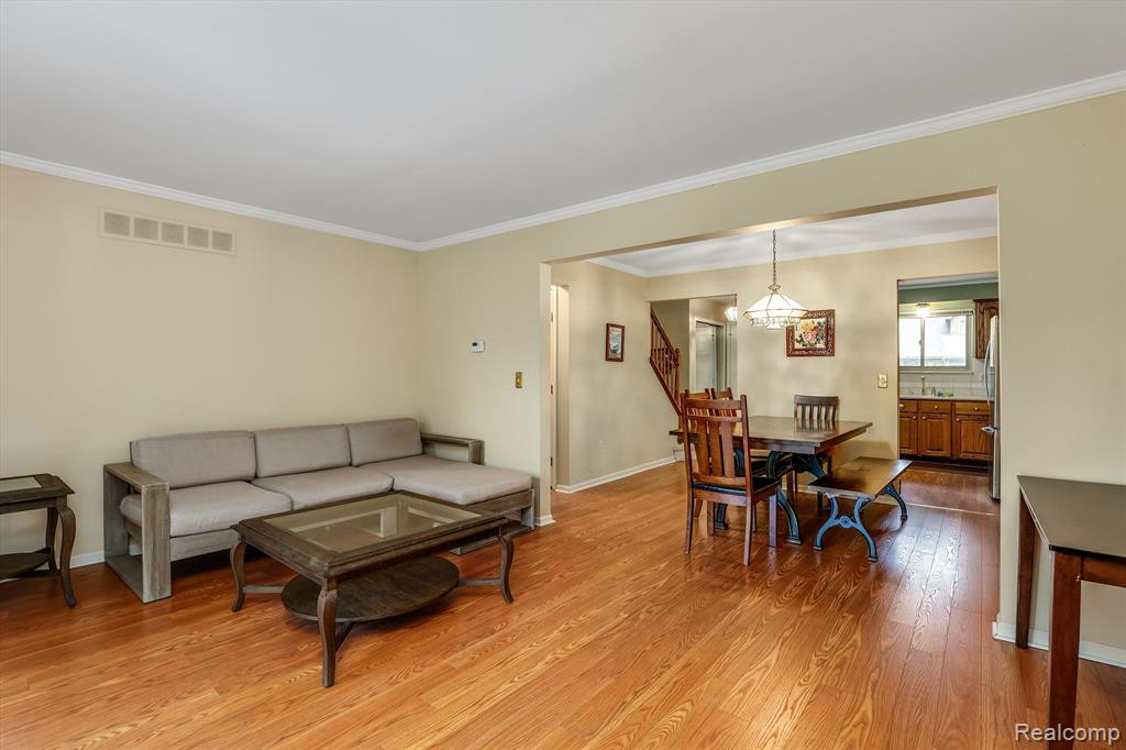 3610 OLD CREEK Road, Troy, MI 48084 — Photo 5