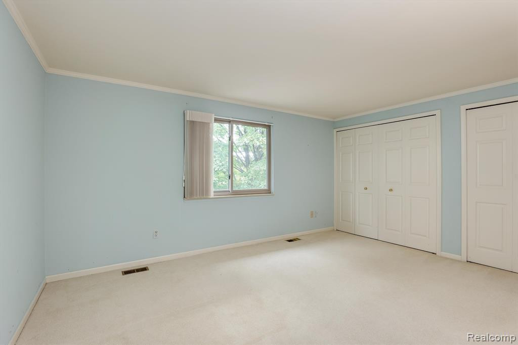 3610 OLD CREEK Road, Troy, MI 48084 — Photo 11